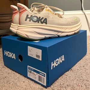 Hoka Clifton 9 - Size 9.5